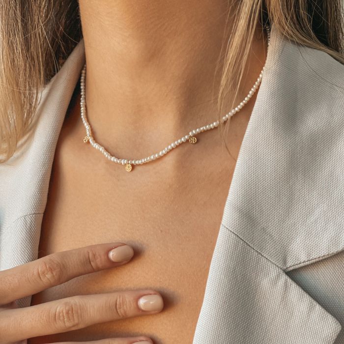 Strieborný náhrdelník Golden Venus s prírodnou perlou – Indira