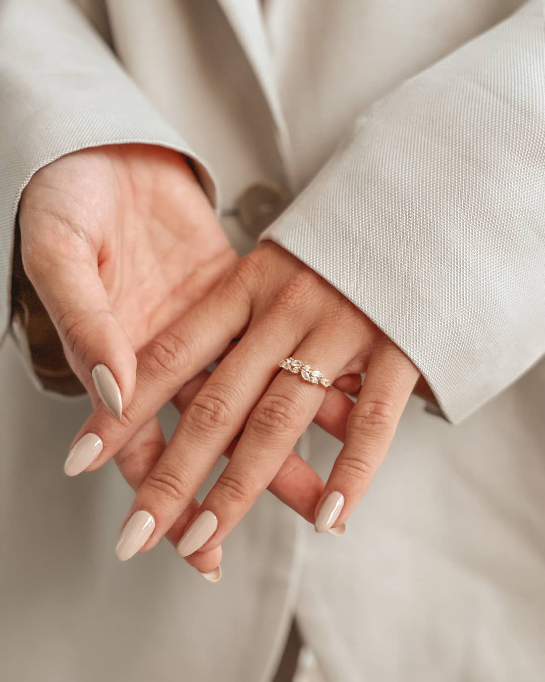 Zlatý prsteň White Verdure - mesačný kameň - Indira